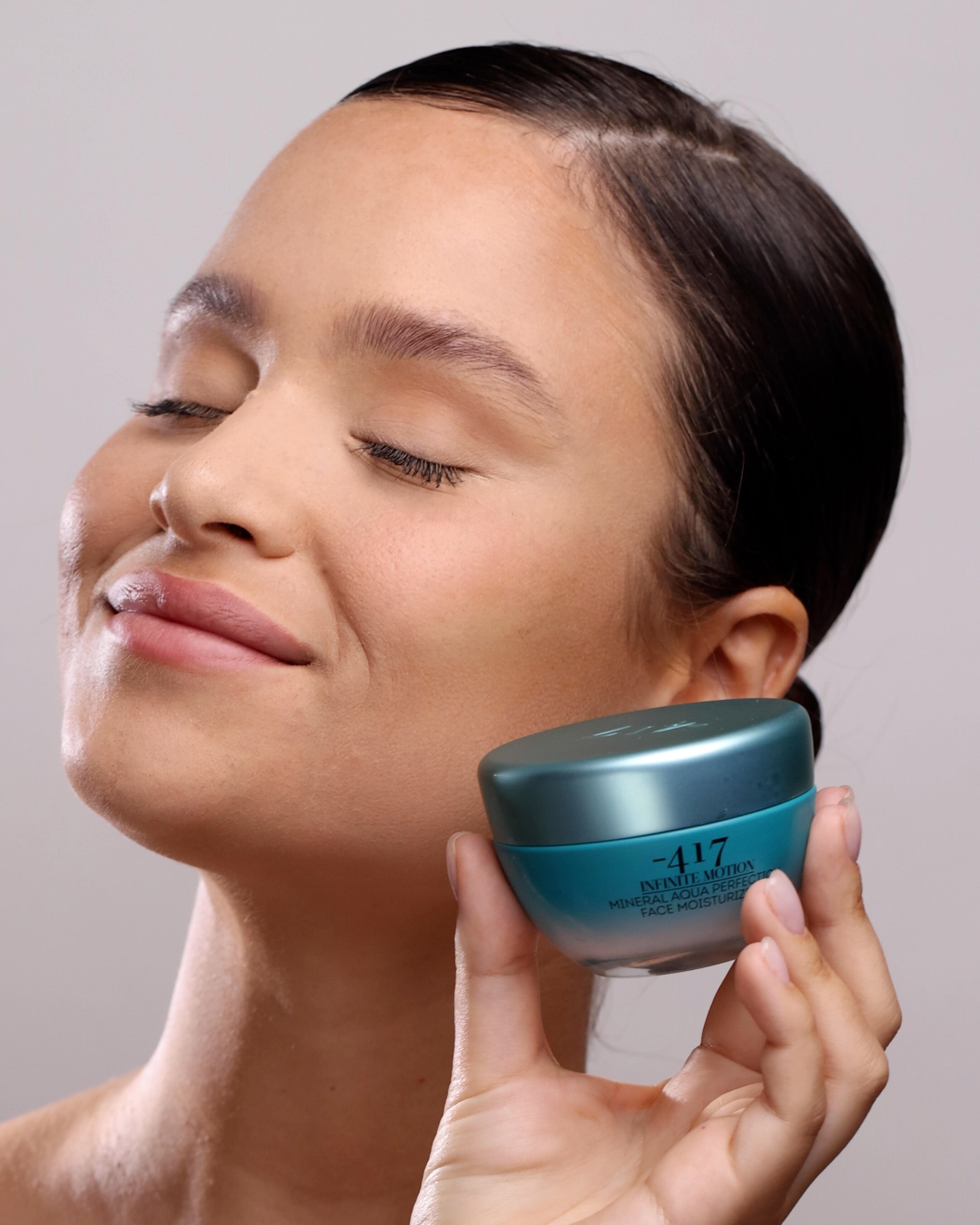 Mineral Aqua Perfection Face Moisturizer – Normal to Dry Skin